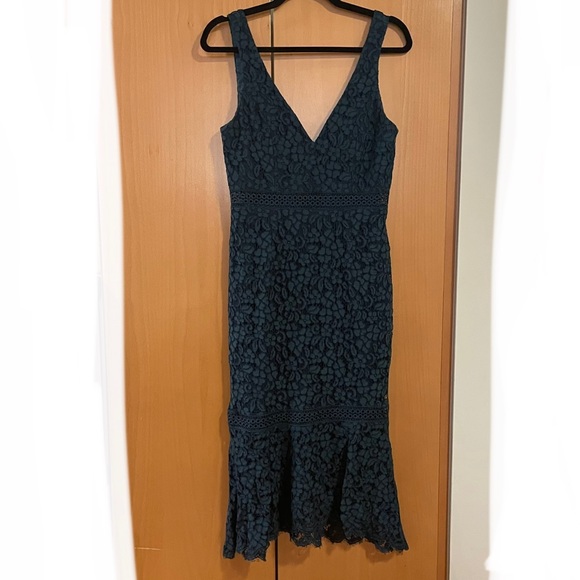 Sienna Trumpet Dress NWT - Picture 2 of 12